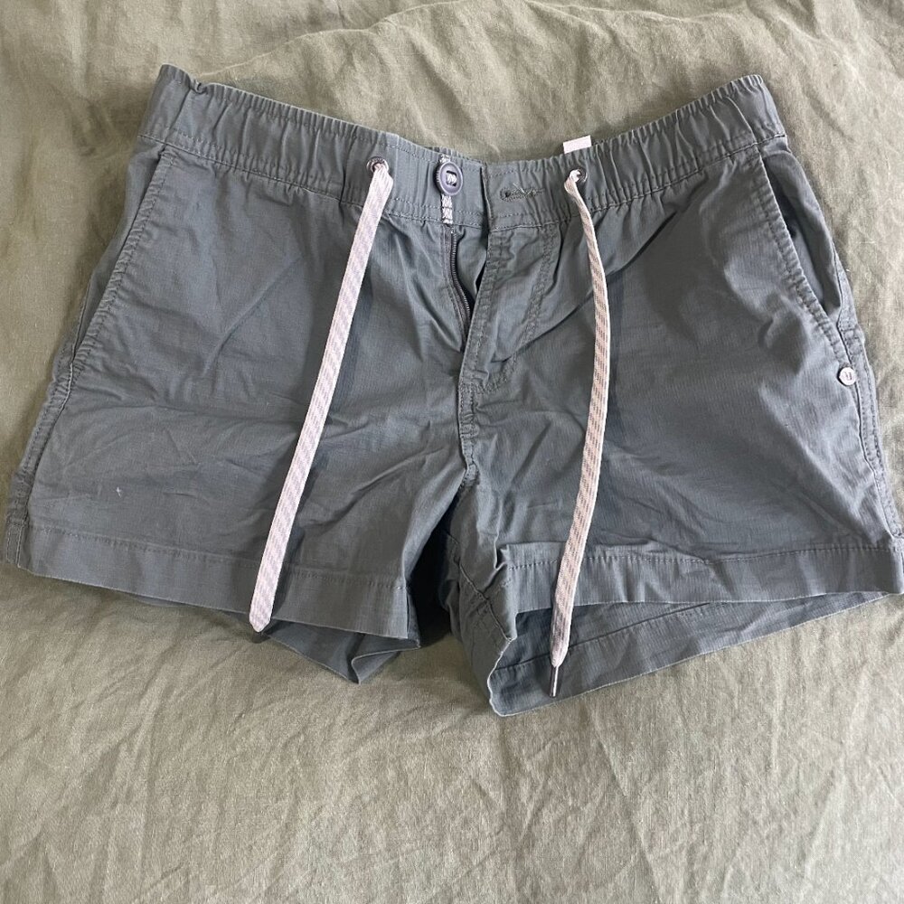 Vuori Women's Green Shorts